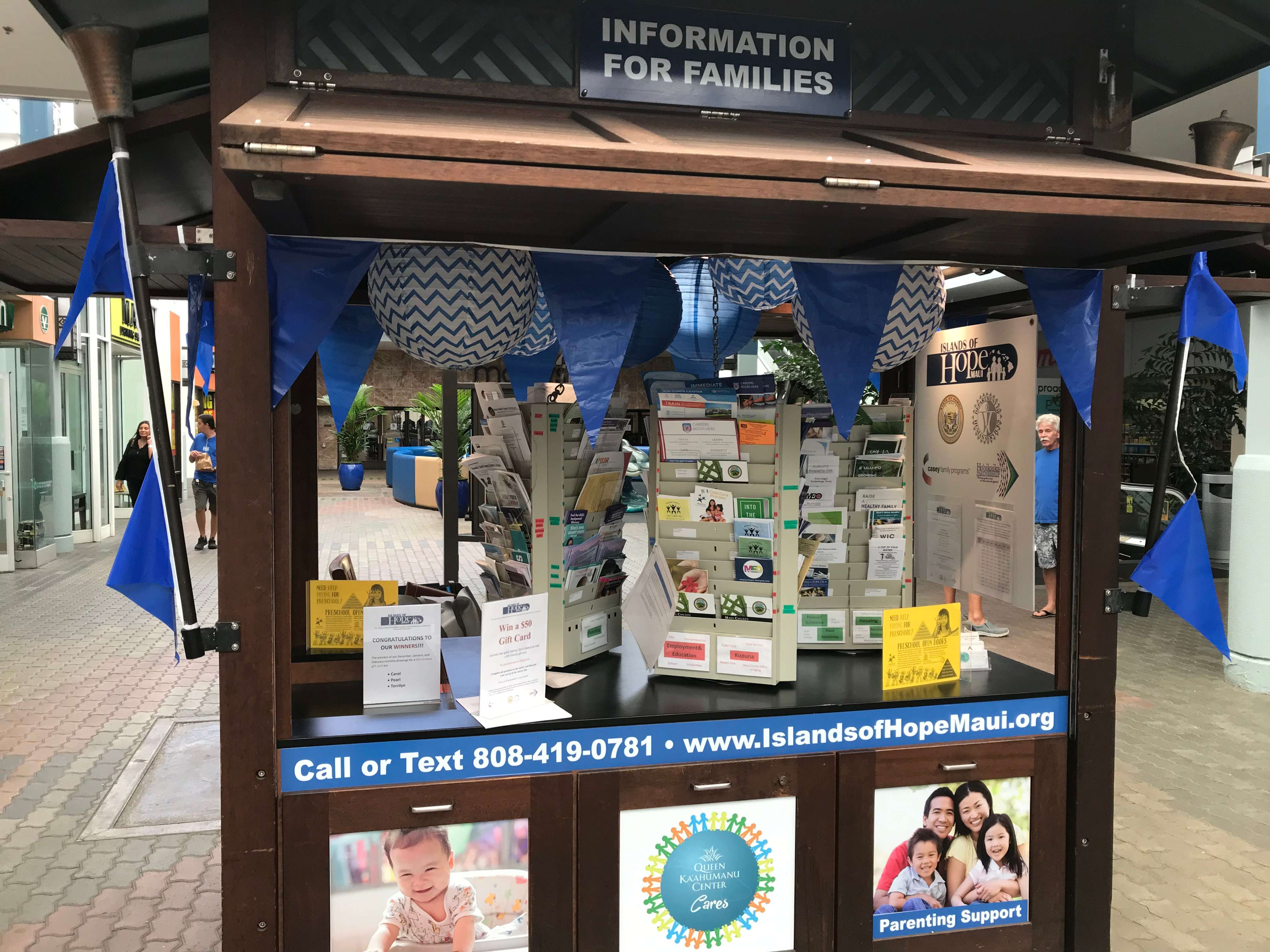 The Islands of Hope-Maui resource center kiosk at Queen Ka‘ahumanu Center. Photo courtesy of Karen Worthington.